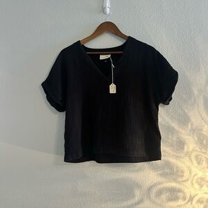 Universal Thread Black V-Neck Blouse